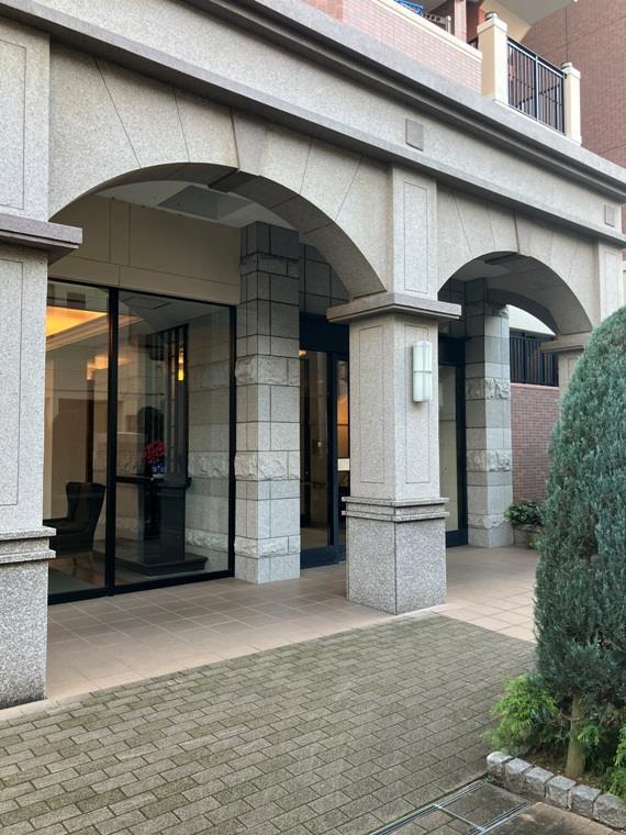 16/16 エントランス