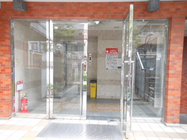 20/20 エントランス