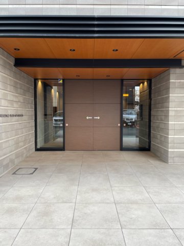 5/5 エントランス