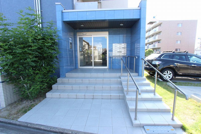 17/26 エントランス