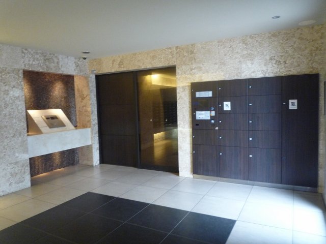 4/4 エントランス