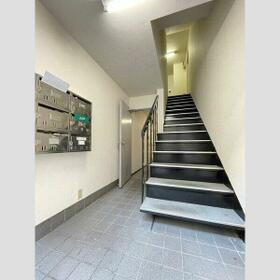 16/16 エントランス