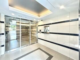 15/16 エントランス