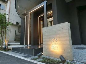 16/16 エントランス