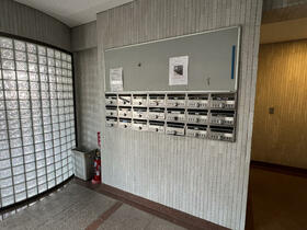 2/2 エントランス