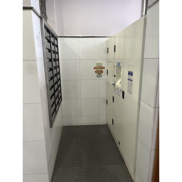 16/17 エントランス