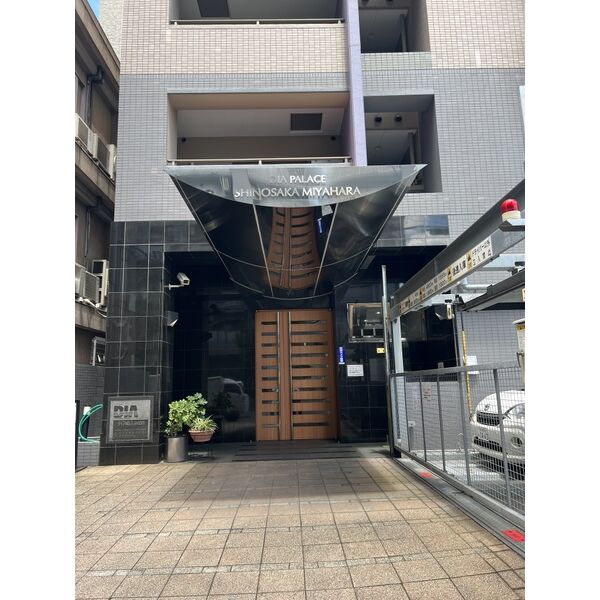 14/17 エントランス