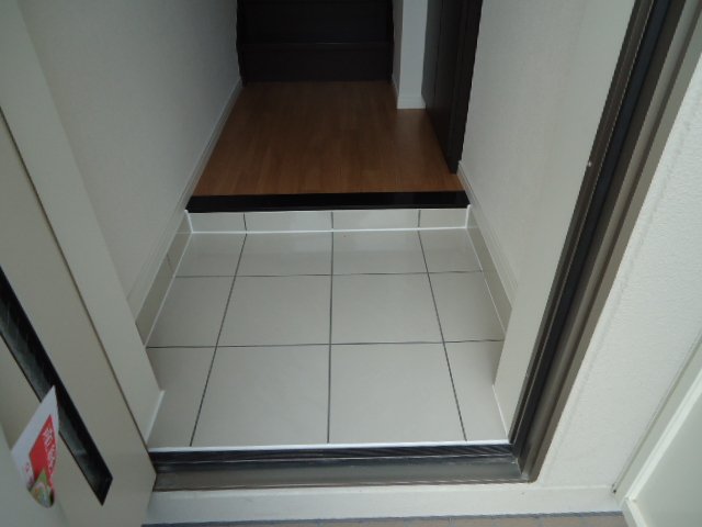 16/27 玄関