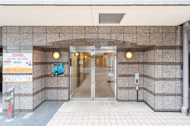 5/5 エントランス