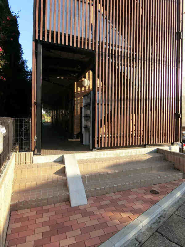 18/18 エントランス