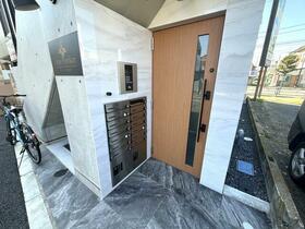 16/16 エントランス