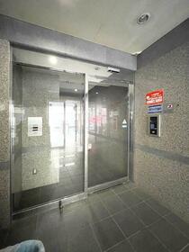 2/2 エントランス