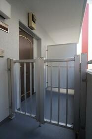 16/16 エントランス