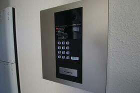 13/14 エントランス