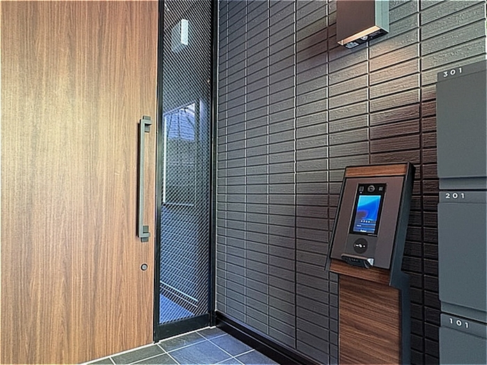 19/20 エントランス