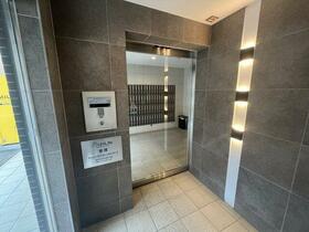 15/15 エントランス