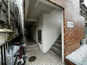 16/16 エントランス