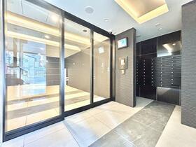 16/16 エントランス