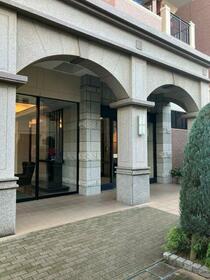 16/16 エントランス