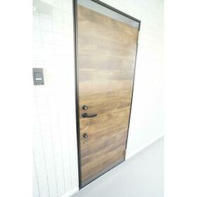 16/16 エントランス