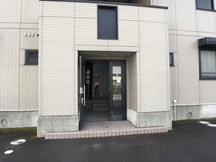 17/23 エントランス