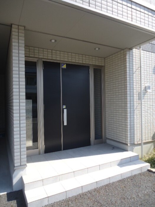 18/20 エントランス