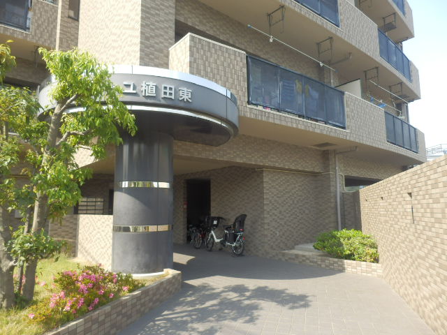 23/26 エントランス