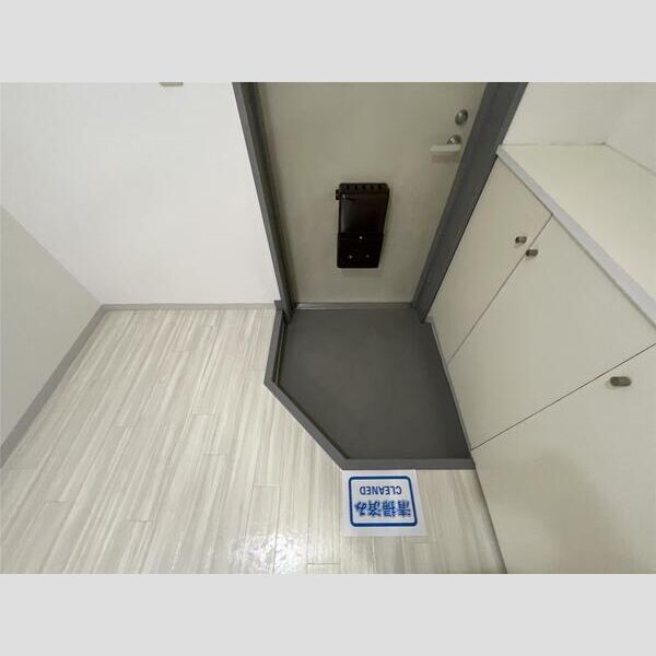 13/13 エントランス