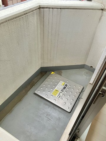 13/18 バルコニー