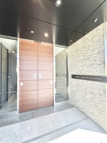 2/2 エントランス