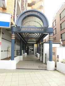 15/16 エントランス