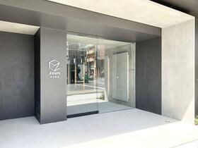 16/27 エントランス