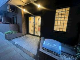 16/16 エントランス