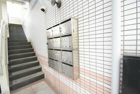 16/16 エントランス