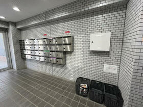 16/16 エントランス