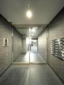 16/16 エントランス