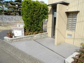 16/16 エントランス