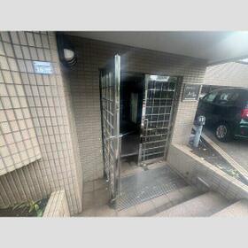 14/15 エントランス