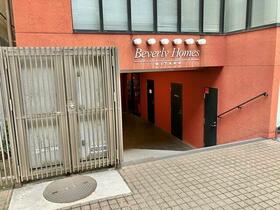 16/16 エントランス