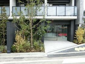 16/16 エントランス