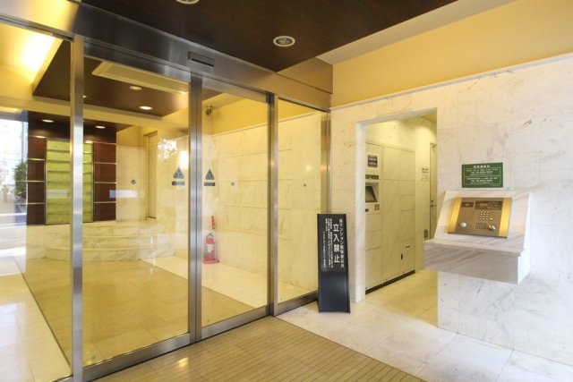 3/4 エントランス