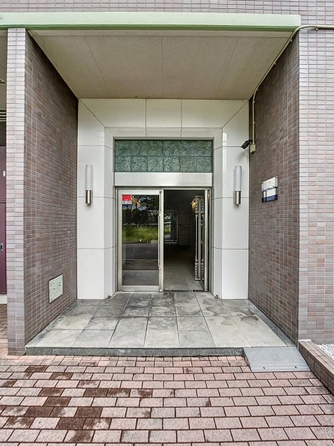 18/26 エントランス