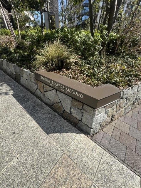 18/26 エントランス