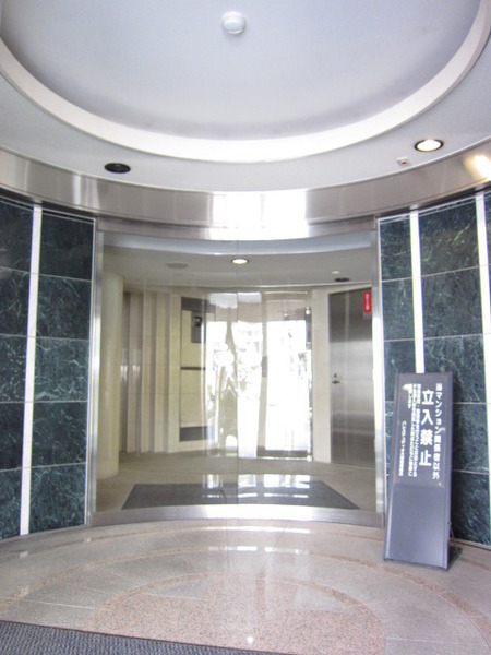 13/13 エントランス