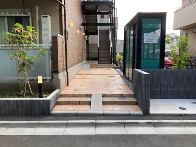 5/5 エントランス