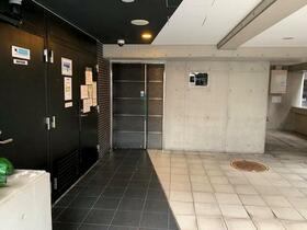 13/13 エントランス