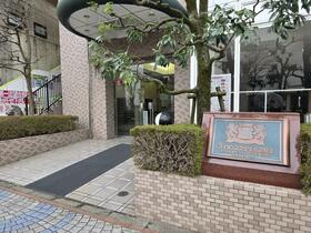 14/15 エントランス