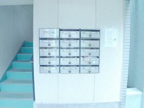 16/16 エントランス