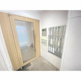 13/16 エントランス