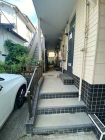 16/16 エントランス